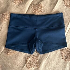 Lululemon 2” volleyball shorts